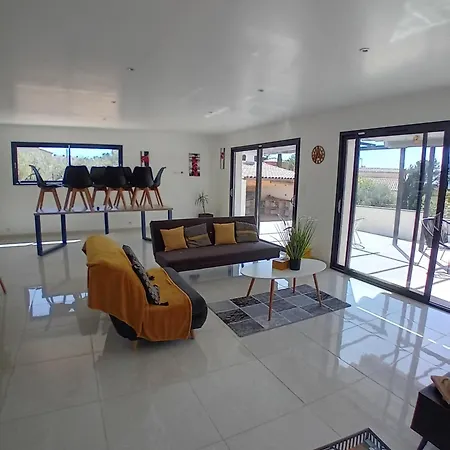 Villa Avec Piscine Saint-Gilles (Gard)