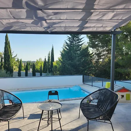 Avec Piscine * Saint-Gilles (Gard)
